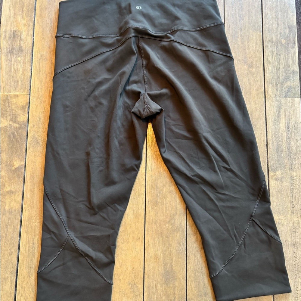 Lululemon In Movement Crop *Everlux 19"
Dark Olive - Picture 9 of 9